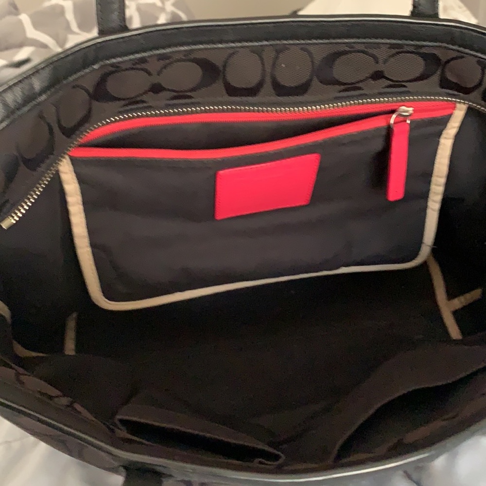 Authentic Coach tote - Picture 6 of 7
